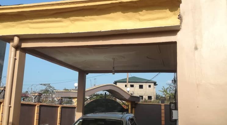 Y054ECMO3 OFFRE : IMMEUBLE A VENDRE CAMEROUN YAO