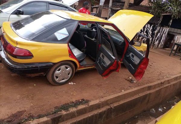 Y037MLV10 VOITURE A VENDRE /Yaoundé. Une Toyota