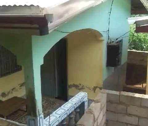 YR075M OFFRE : MAISON A VENDRE YAOUNDÉ/CAMEROU
